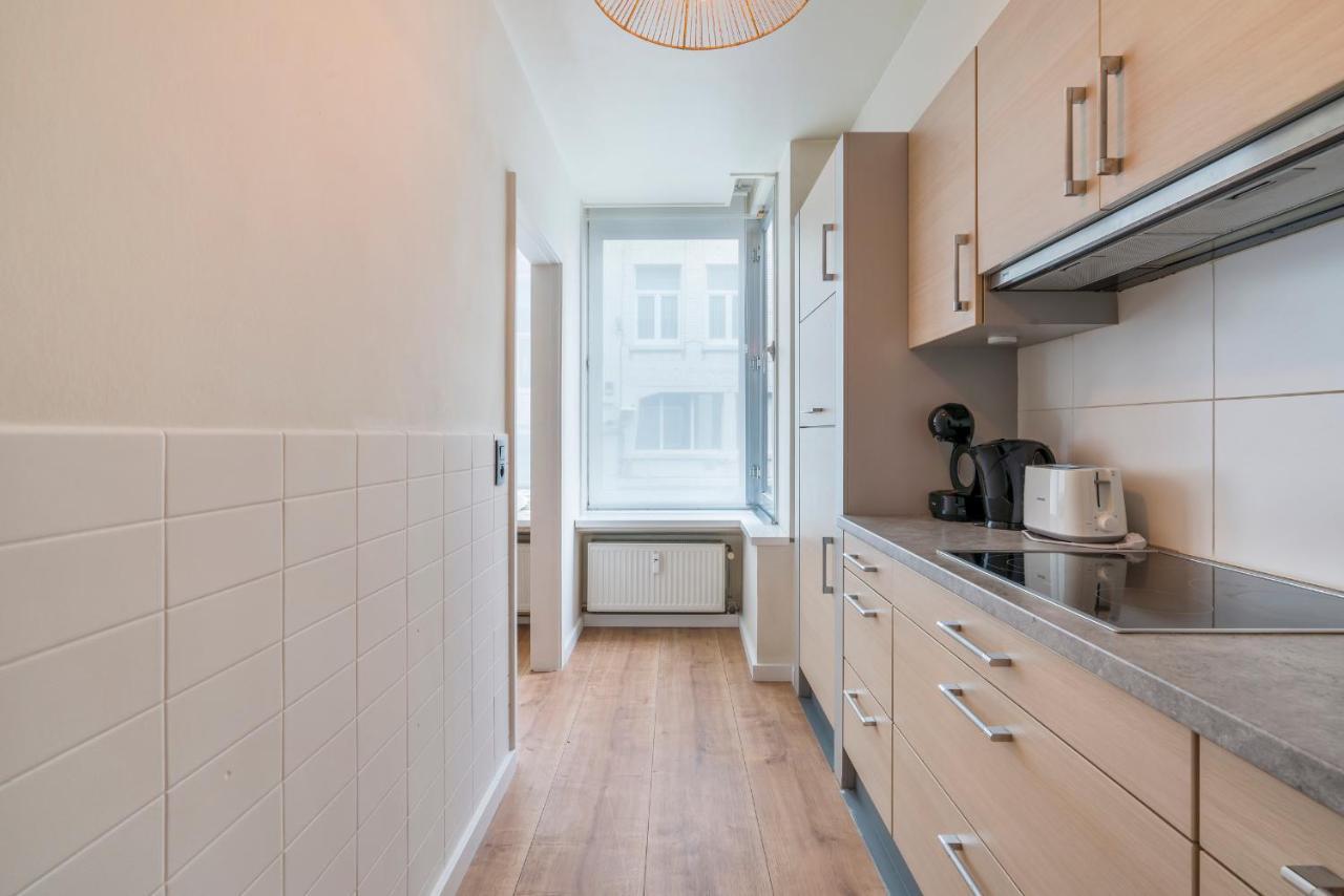 Ruim En Warm Appartement In De Winkelstraat Van Oostende Экстерьер фото