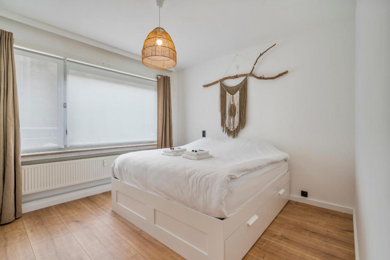Ruim En Warm Appartement In De Winkelstraat Van Oostende Экстерьер фото